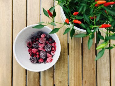 Aposte nas frutas congeladas para o verão